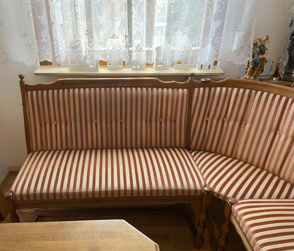 Vintage Eiche Vollholz Eckbankgruppe Tisch 2 Stühle 180x180 in Hummeltal