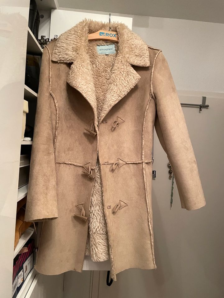 Jacke Farbe in Beige in Hamburg