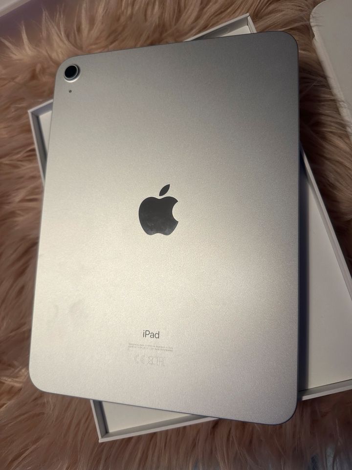 Originales Apple iPad 10.Generation Silber mit Garantie Neu in Berlin
