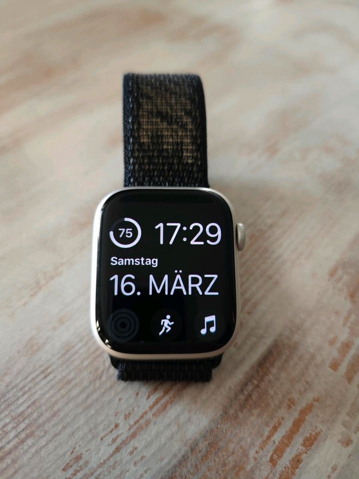 Apple Watch Series 7 GPS und Cellula Nike Edition in Ihlow