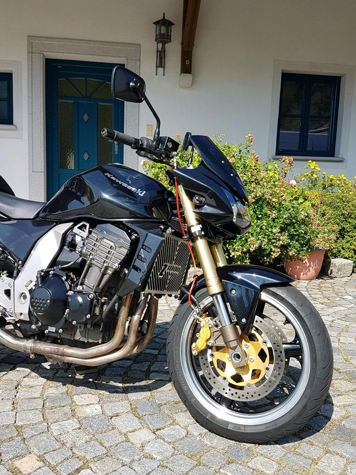 Kawasaki Z1000 ZRT00A TÜV & Kundendienst neu  . in Brennberg