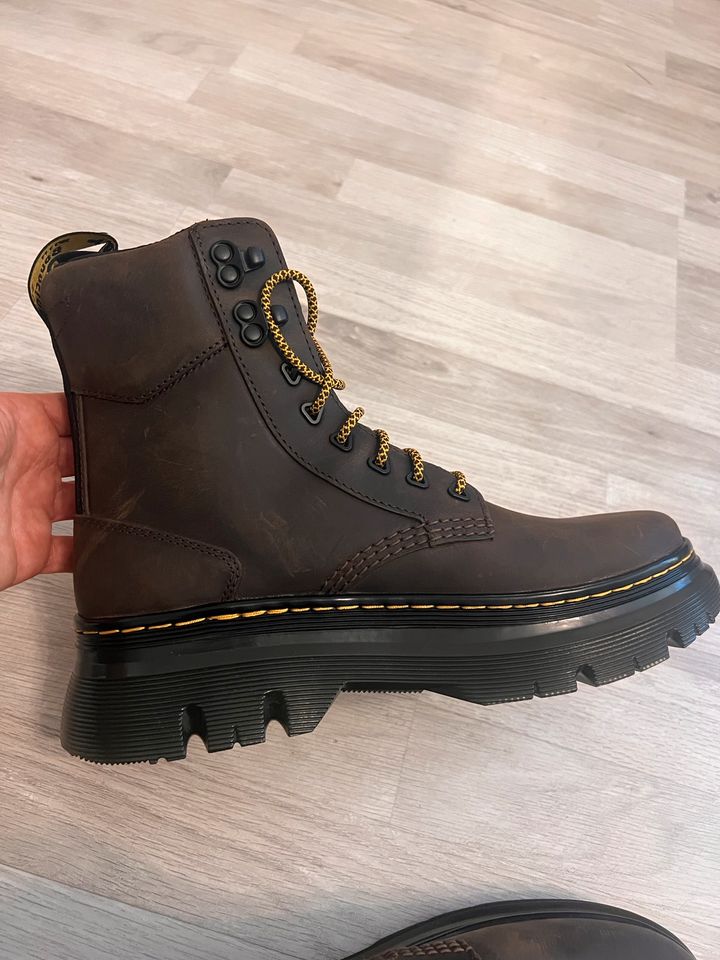 DR. MARTENS Schnürstiefelette- nagelneu- in Berlin