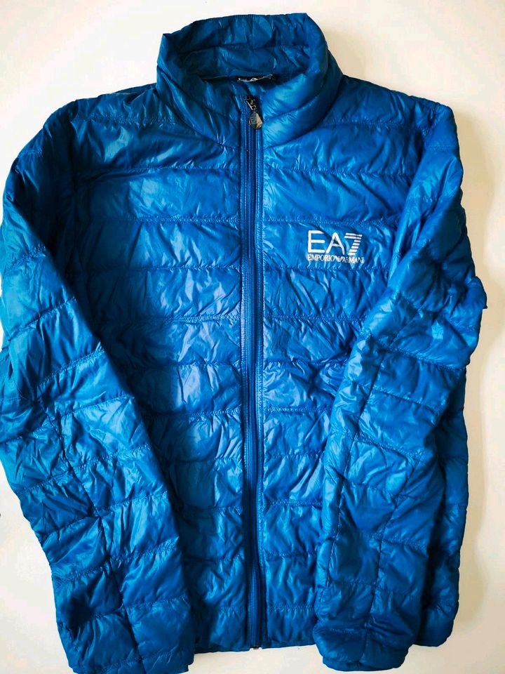 ORIGINAL EA7 EMPORIO ARMANI LEICHTDAUNENJACKE BLAU GR. L in Stuttgart