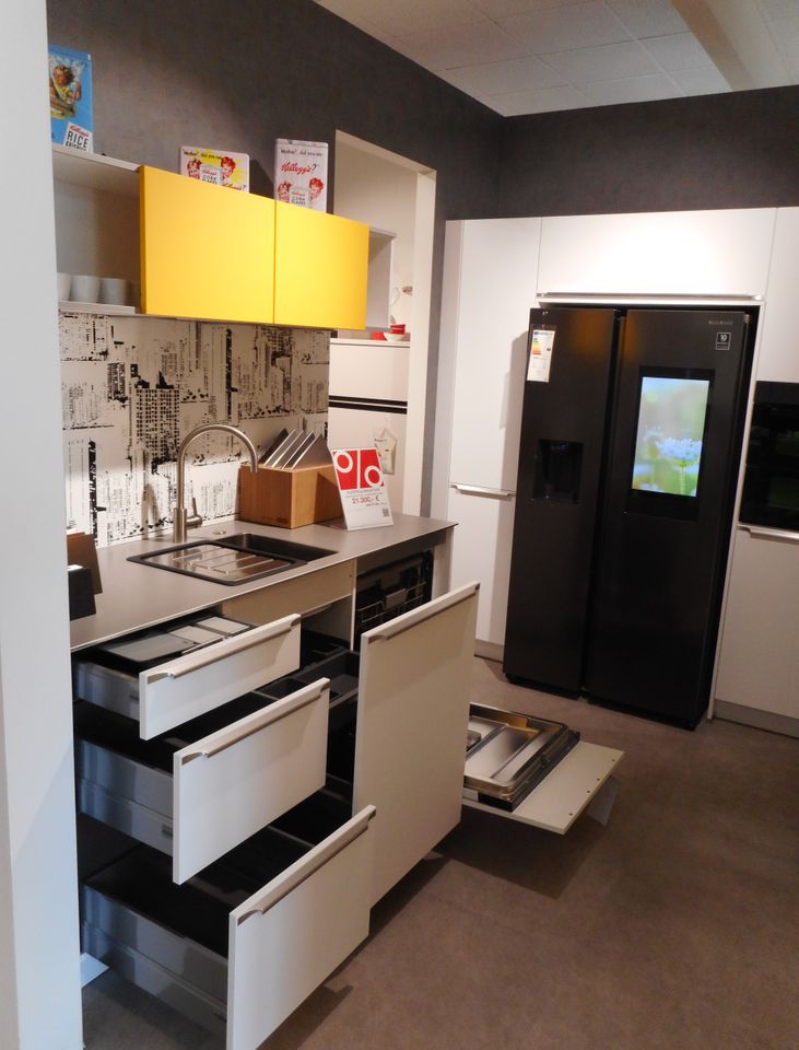 Nobilia Easytouch Küche inkl. Geräte aus der Ausstellung in Weil am Rhein