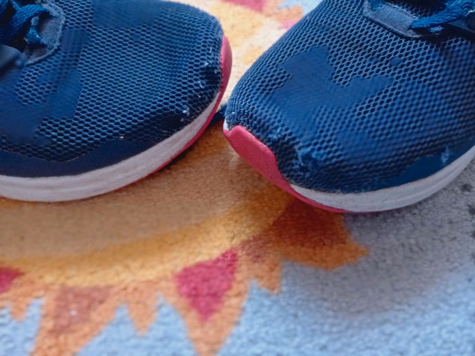Mädchen Adidas Schuhe Sneaker dunkelblau orange Gr. 34 in Pattensen