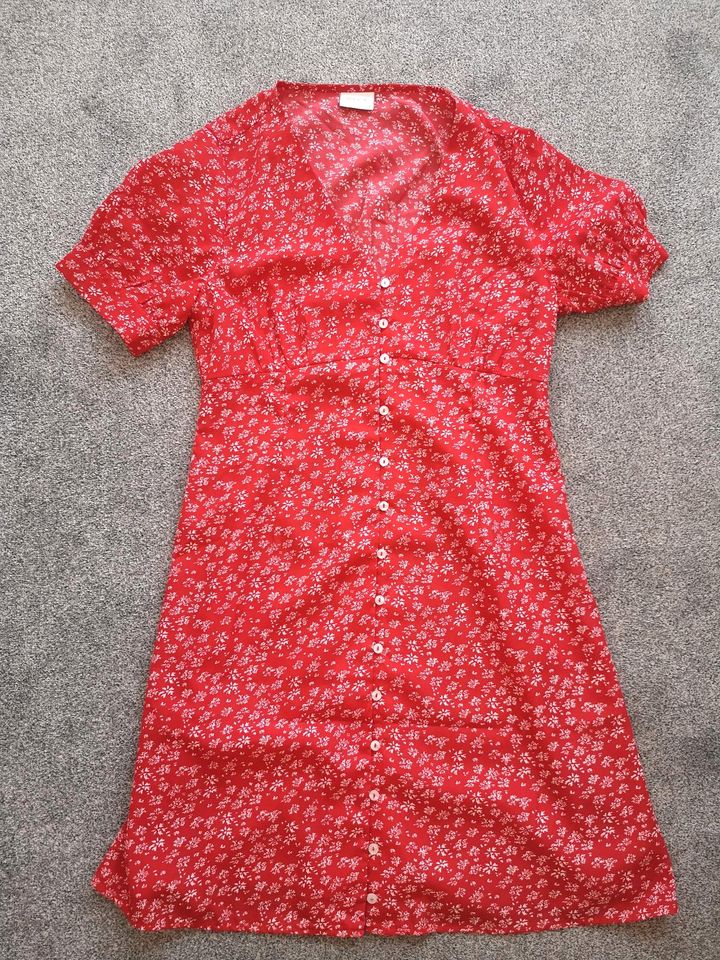 Rotes Sommerkleid von Vila Gr. 38/40 in St. Leon-Rot