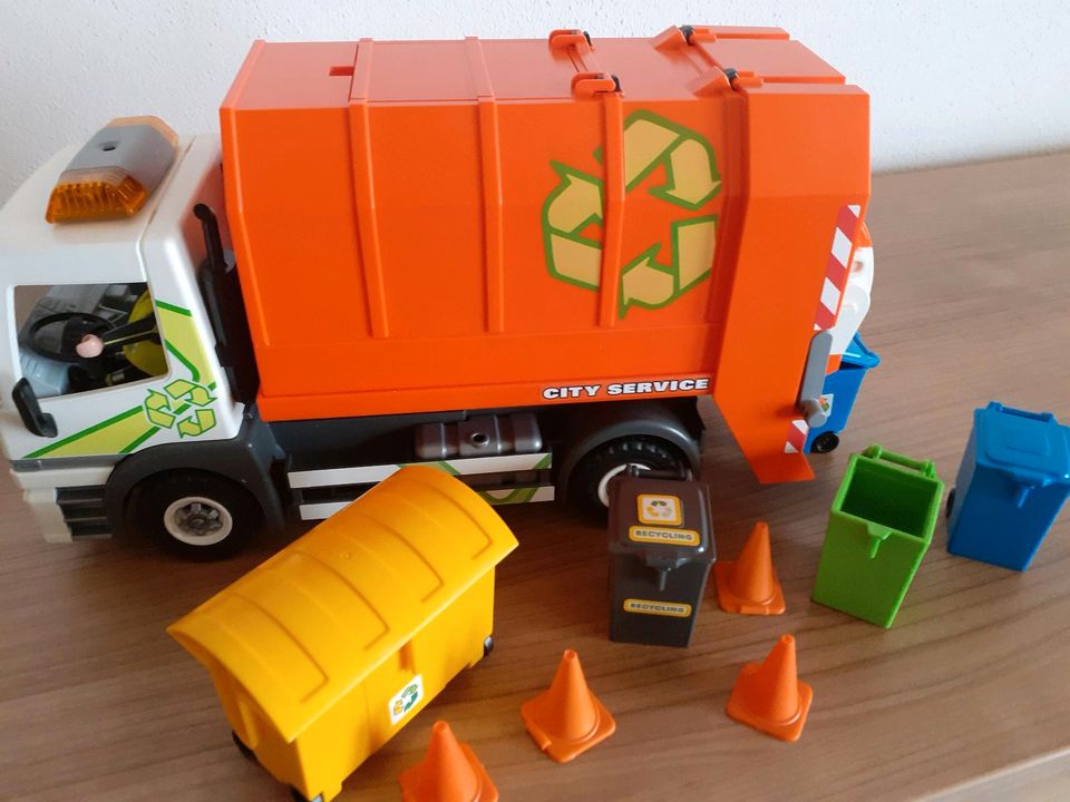 Playmobil Müllabfuhr City Life 70200 in Böbrach