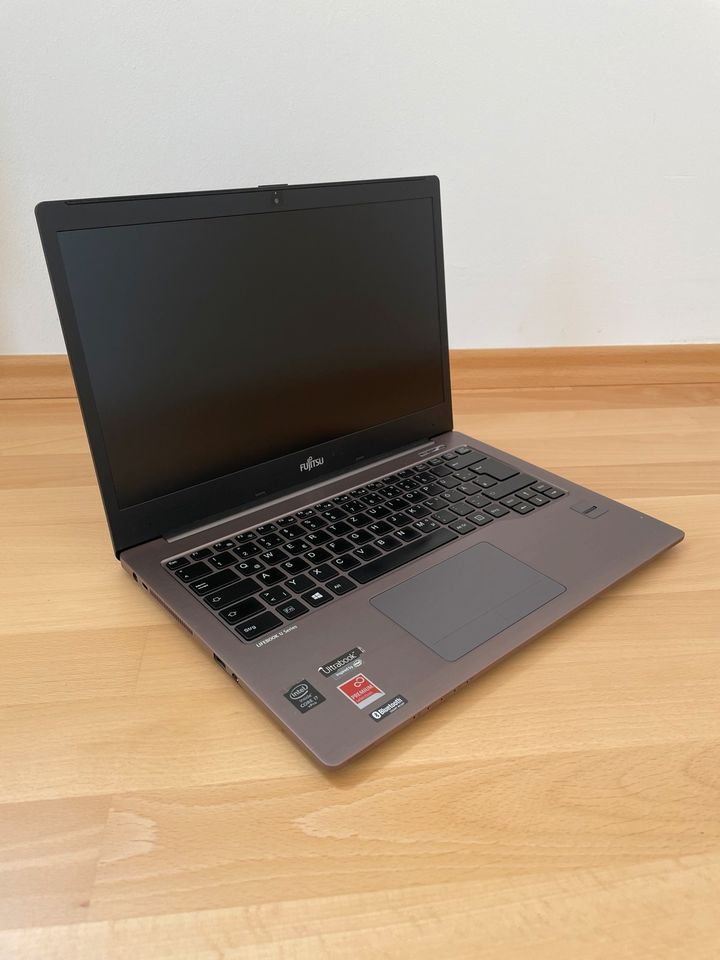 Fujitsu Lifebook U904 i7-4600U 10GB Ultrabook Notebook Laptop 14 in München