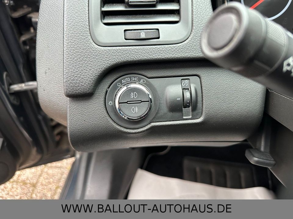 Opel Insignia Sports Tourer 4x4*KLIMA*NAVI*TOT*AHK* in Winsen (Luhe)