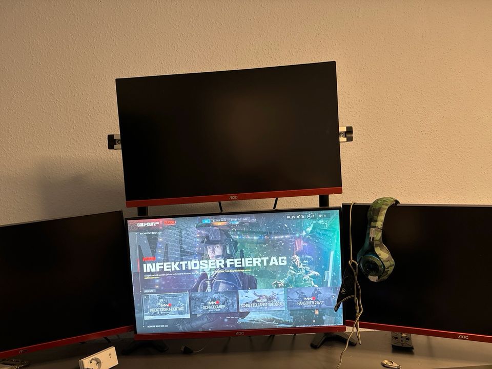 Komplette Gaming Ausrüstung mit PC und 4 Monitore (4500€ neu) in Berlin