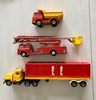 GORGI TOYS Major Trucks Konvolut 70er Feuerwehr Container Kipper Nordrhein-Westfalen - Lüdinghausen Vorschau