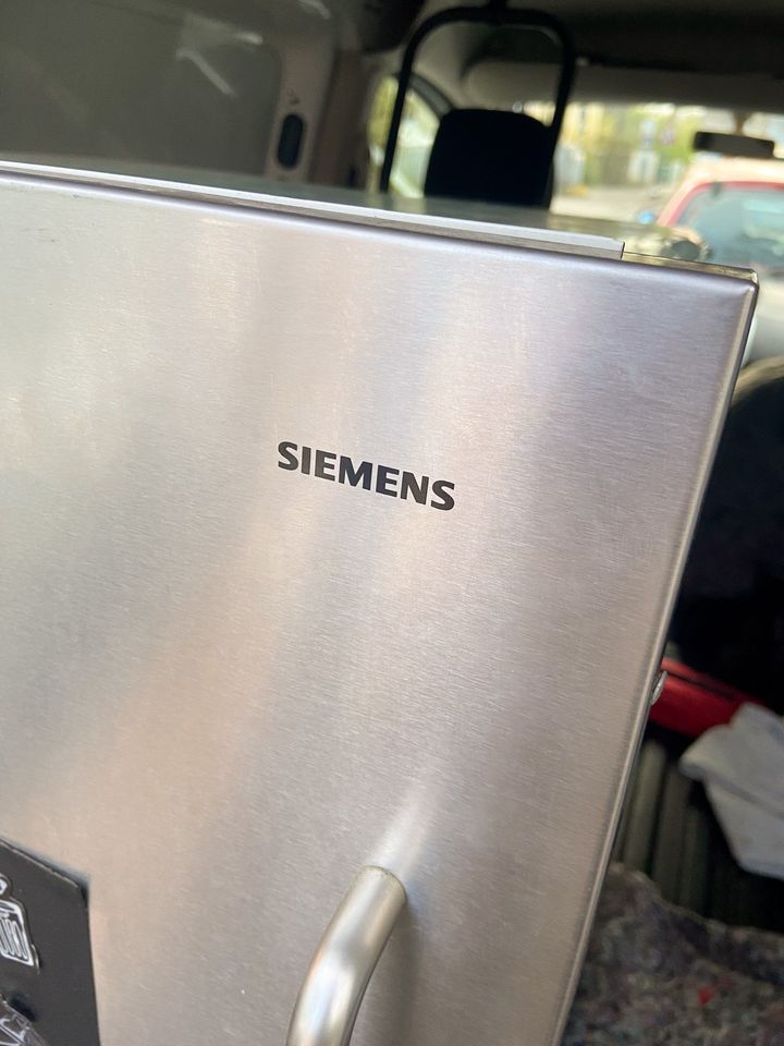 Siemens Einbaukühlschrank BIS SAMSTAG in Hamburg