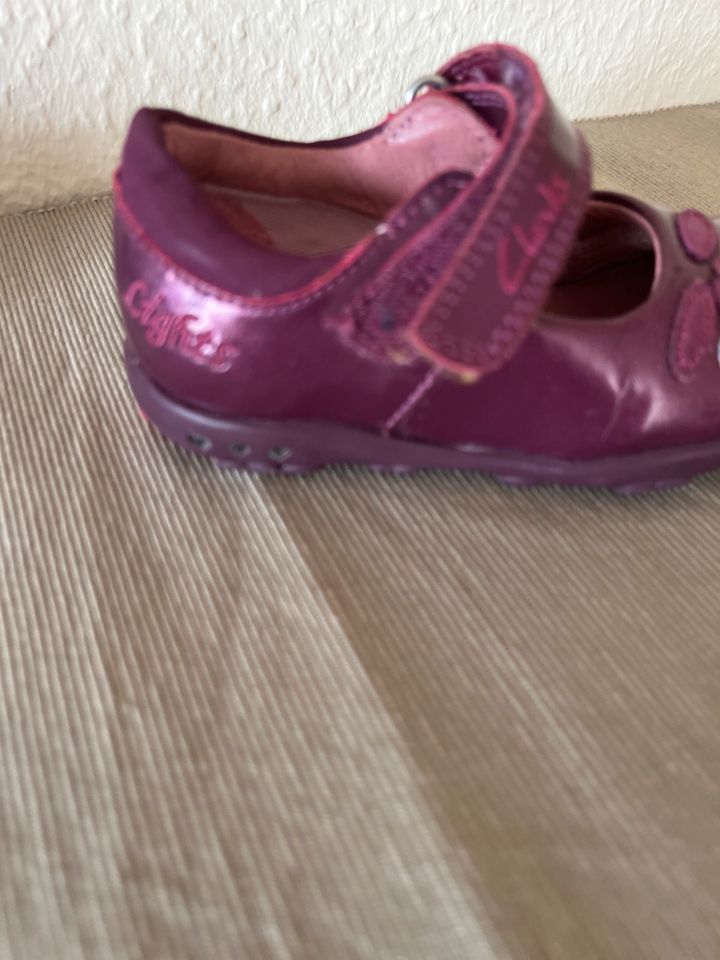 Clarks Mädchen Ballerina / Schuhe in Lila (fuchsia) in Erkrath