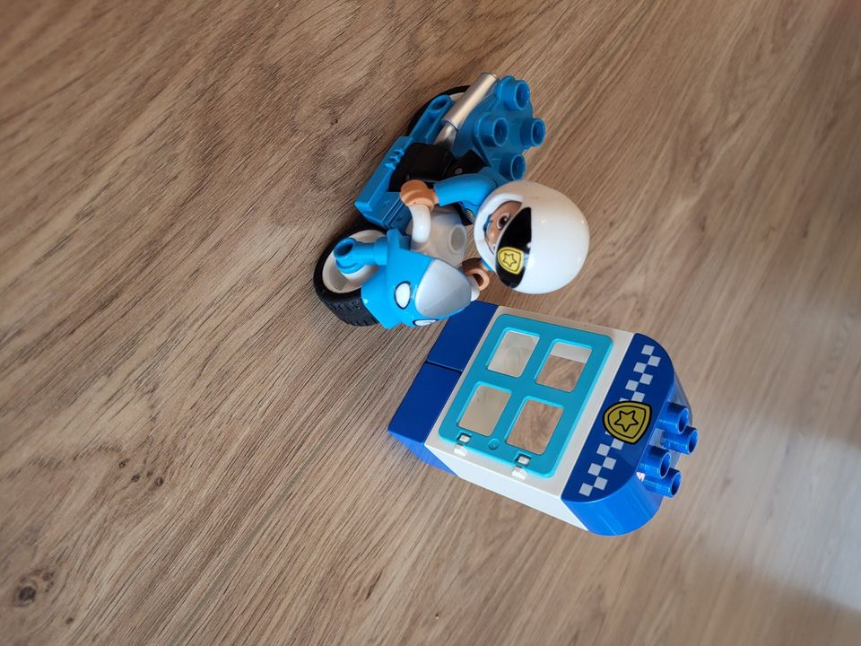 Lego Duplo Polizeimotorrad 10900 8 Teile 2+ in Barßel