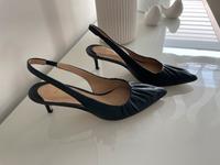 Ralph Lauren lolah schwarz Pumps Leder 38 spitz Sandalen Hessen - Hanau Vorschau