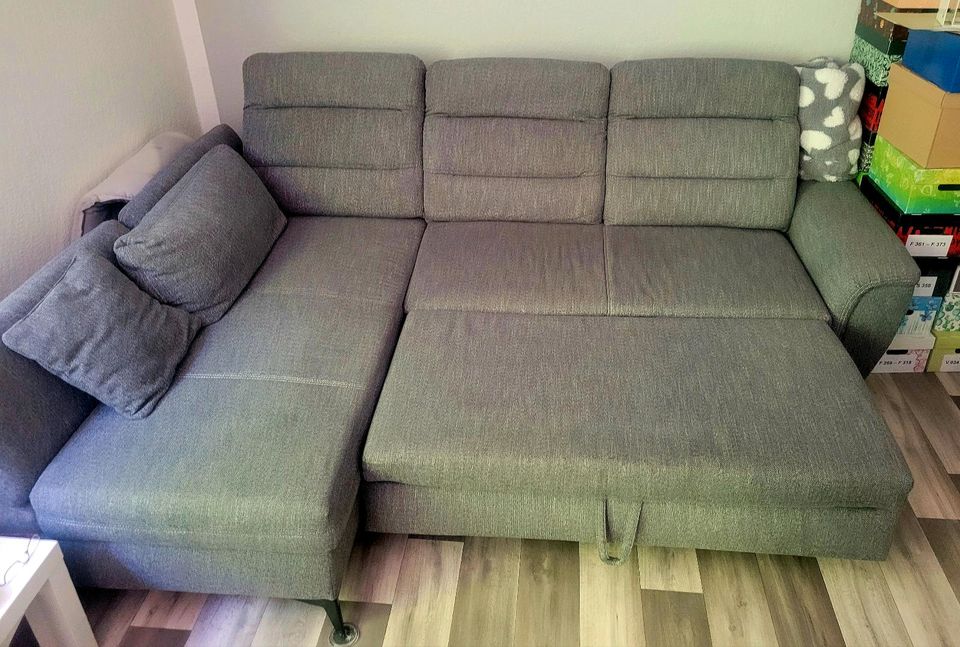 Wohnlandschaft Ecksofa Couch Stoff grau Schlaffunktion Sofa Hus in Hamburg