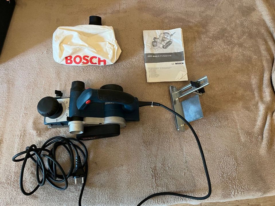 neuwertiger Bosch Hobel GHO 40-82 C Professional mit Koffer in Brandenburg an der Havel