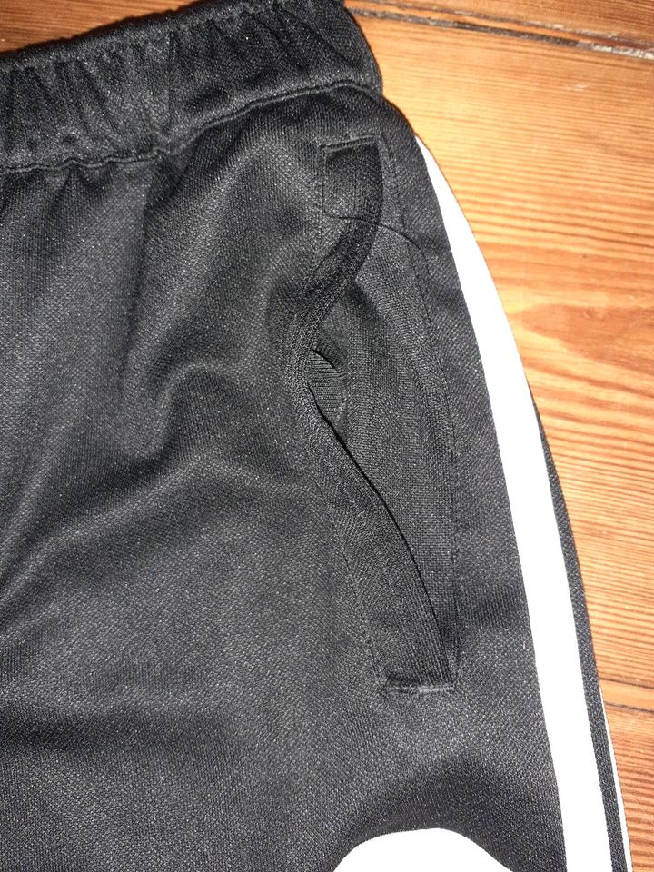 Adidas Shorts Hose 116 in Berlin