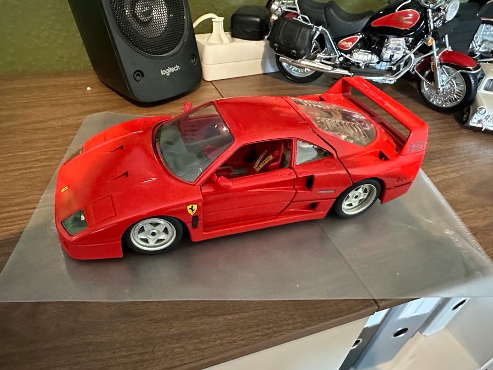 Modellauto Ferrari F40 1987 1:18 Burago in Lingenfeld