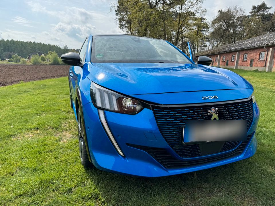 Leasingübernahme Peugeot e 208 GT Pack Vertigo Blau in Steinfeld