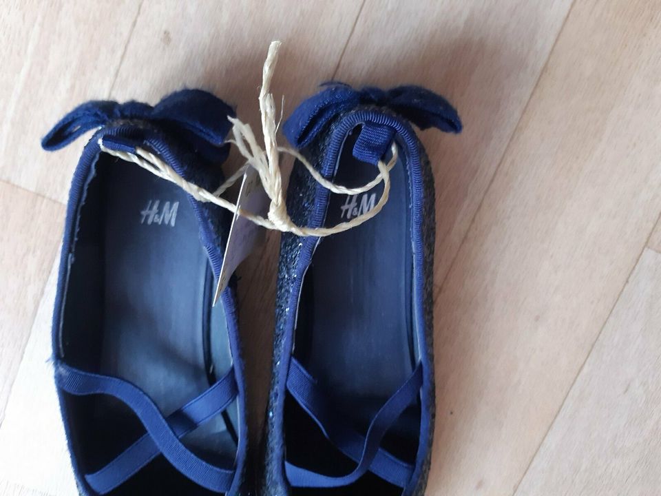 Ballerinas Schuhe festlich Weihnachten Mädchen Gr. 33 in Hof (Saale)