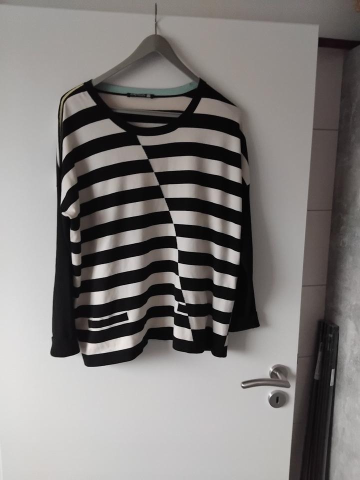 Pullover von Betty barclay Gr XL in schwarz -weiß in Steinau