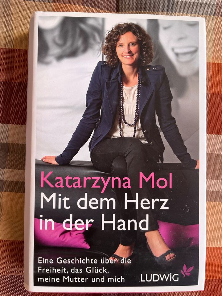 „Mit dem Herz in der Hand“ von Katarzyna Mol in Hamburg