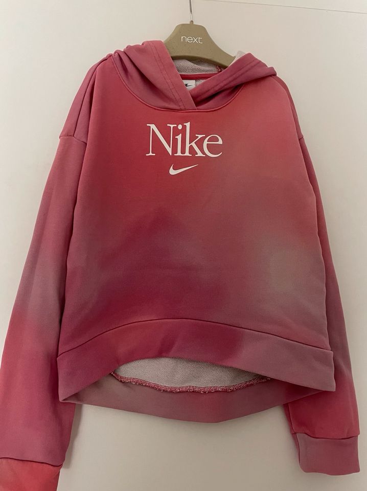 Nike Kapuzenhoodie Pullover Batik Gr. M (137-146 cm) in Leipzig