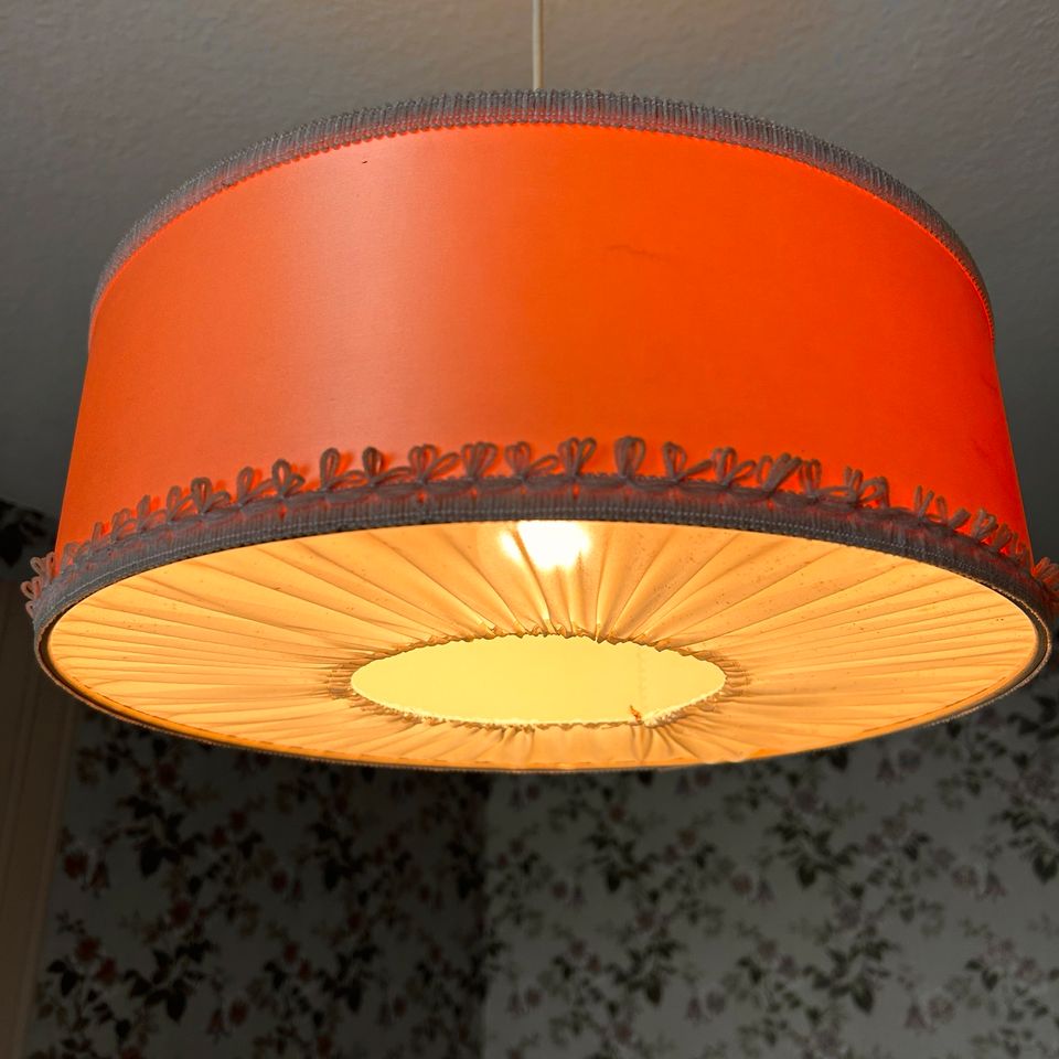 Vintage Pendelleuchte Lampe 70er Jahre UFO Licht in Helmstedt