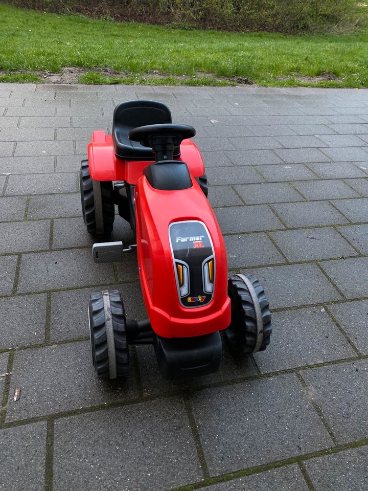 Rotes Traktorauto Spielzeug wie NEU, Geschenk in Bremen