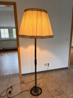 antike Vintage Stehlampe gusseisern 1,70m hoch Friedrichshain-Kreuzberg - Kreuzberg Vorschau