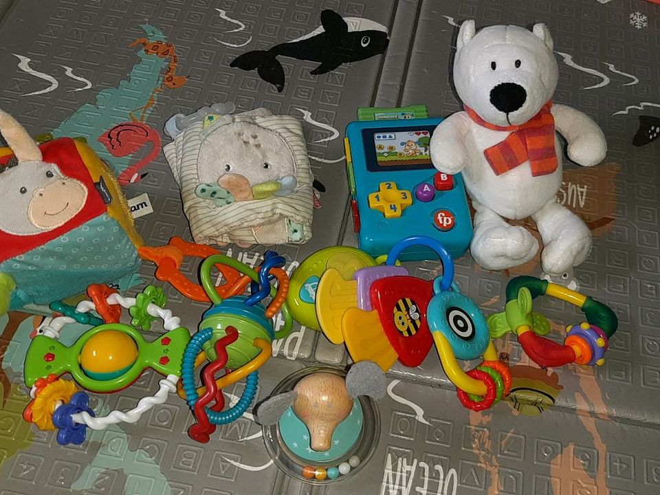 Spielsachen Spielzeug Baby bunt in Pössneck