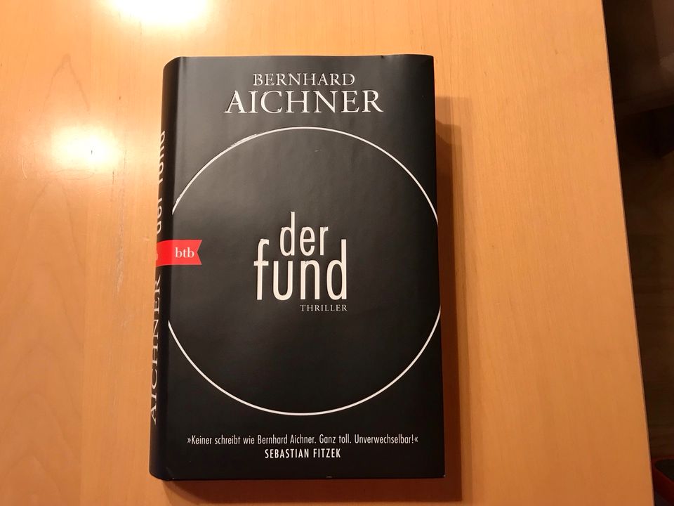 Thriller „der fund“ von Bernhard Aichner in Regensburg