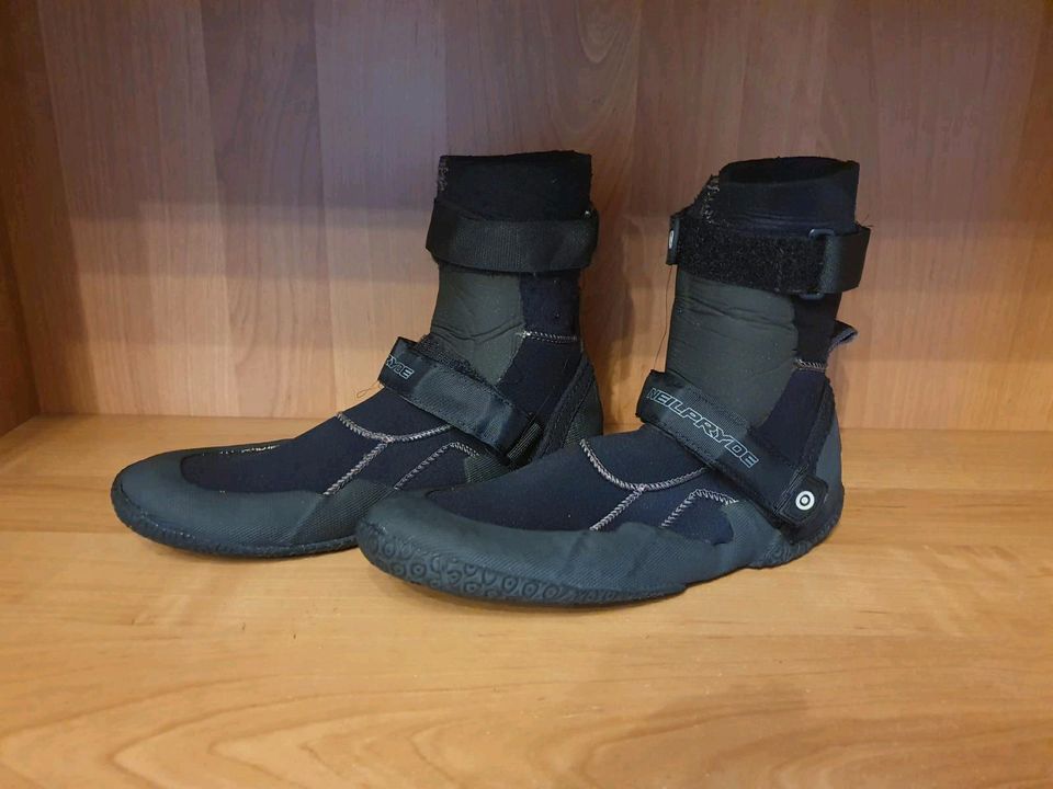 Verkaufe Neopren Schuhe in Wickede (Ruhr)