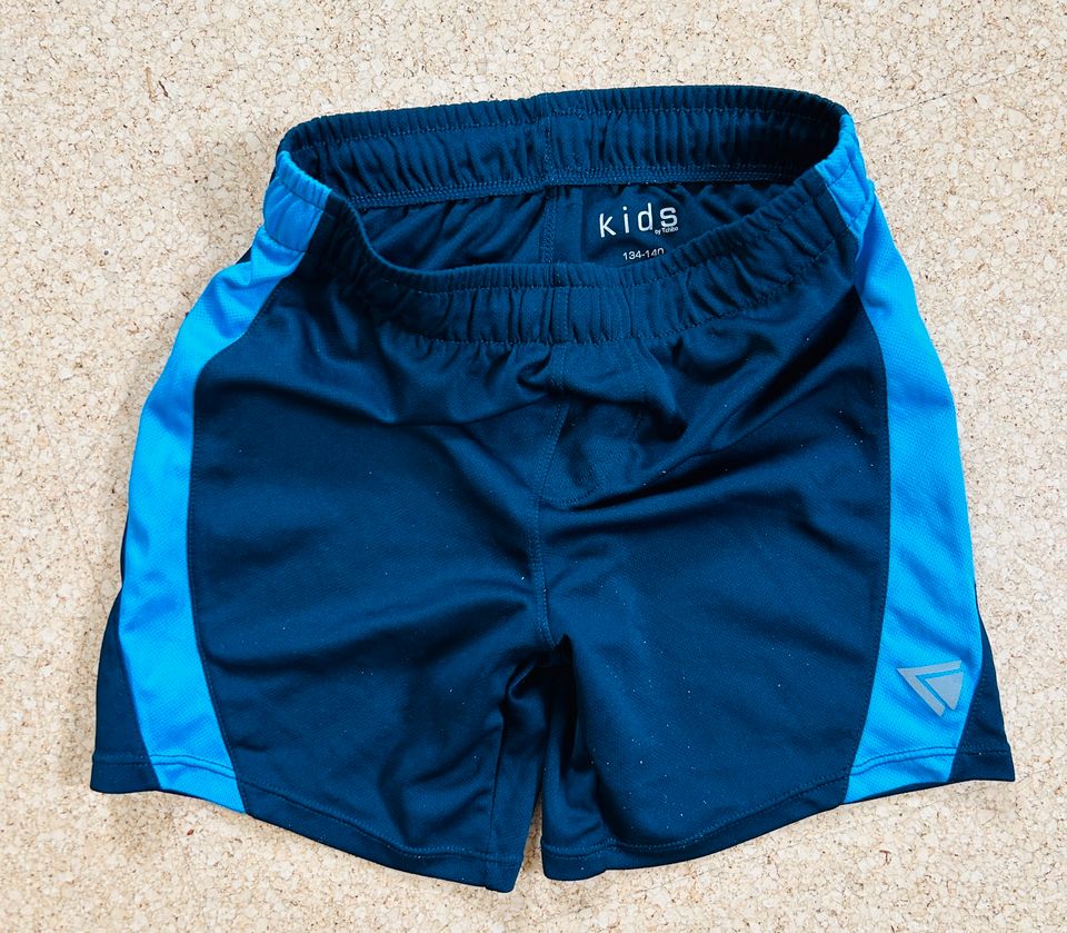 Tchibo Hose Shorts kurz Größe 134/140 in Hosenfeld