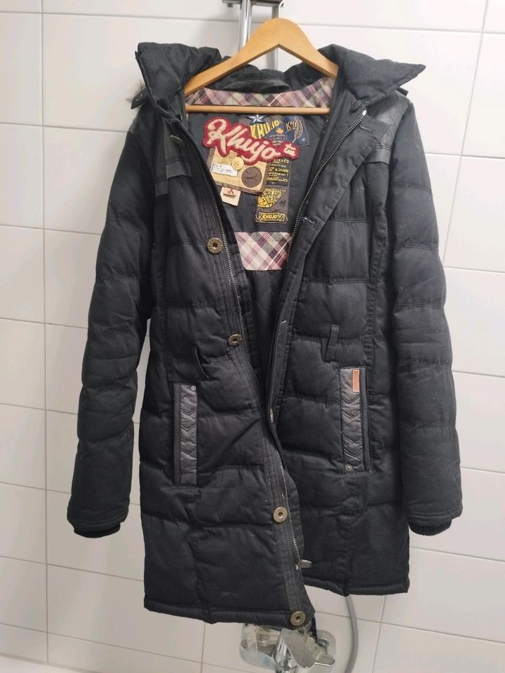 Original Khujo Winterjacke mit Kapuze in Berlin