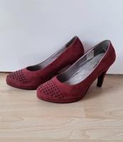 City Walk Basic Pumps HighHeels Nieten dunkelrot weinrot Hessen - Hilders Vorschau