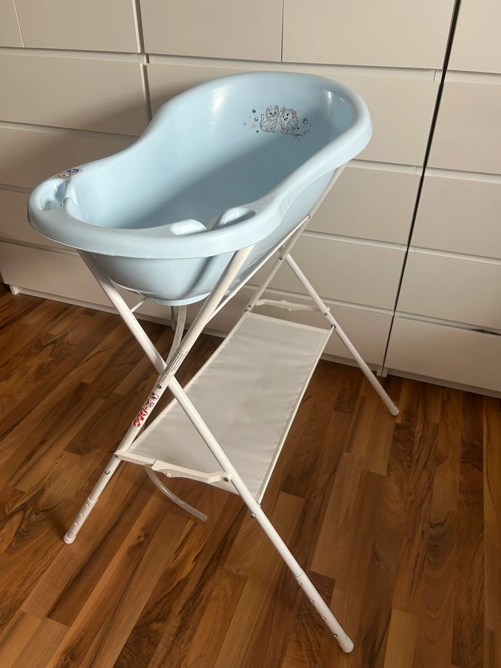 Luppee Babybadewanne mit passendem Ständer Badewanne in Velen