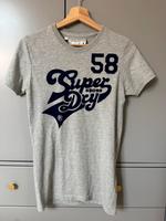 Superdry Super dry S Tshirt Shirt Print grau neuwertig Buchholz-Kleefeld - Hannover Groß Buchholz Vorschau