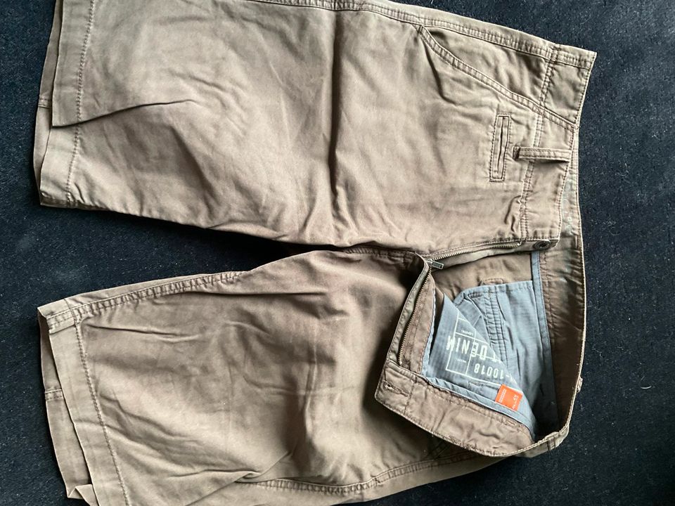 Shorts / kurze Hosen Hugo Boss, Strellson diverse Größen u. Farbe in Kenzingen