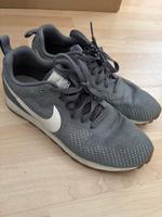 Nike Sneaker Halbschuhe Grau Gr 39 Bayern - Neufahrn in Niederbayern Vorschau