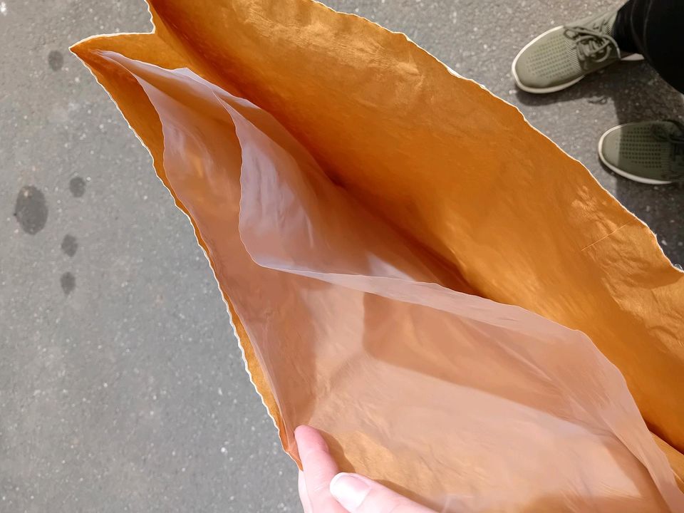 20 St große Papier Säcke mit Plastikeinsatz 103-44cm (500St da) in Schneckenlohe