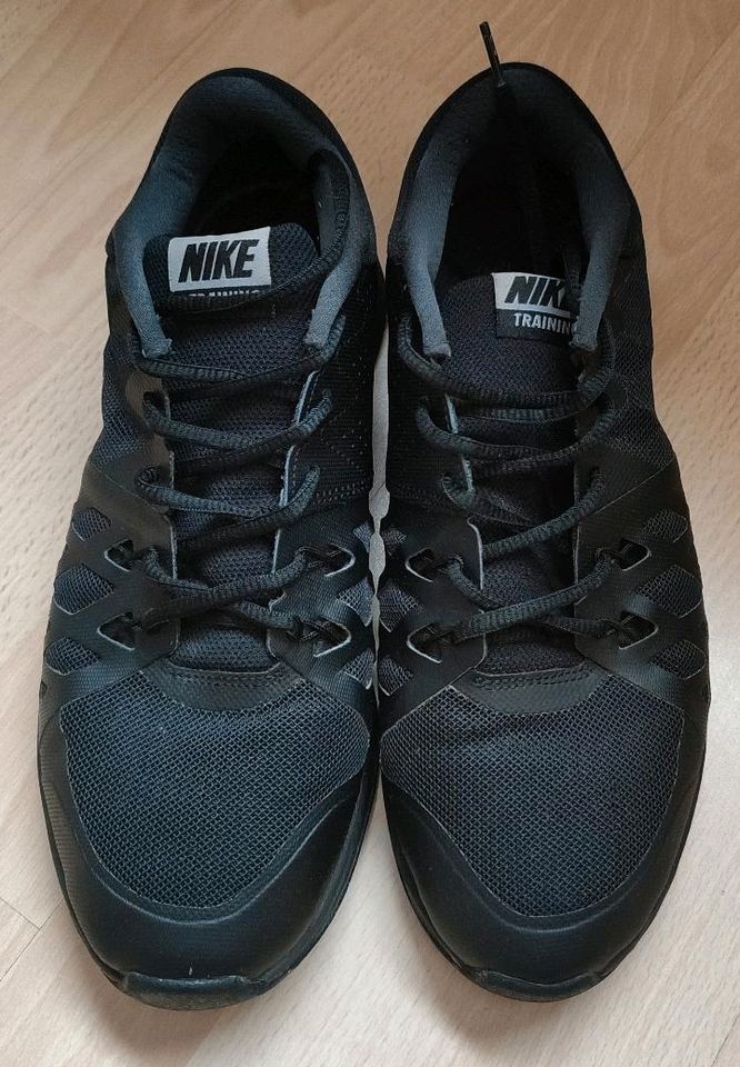 Nike running Training Schuhe Sneakers Herren 44 schwarz in Völklingen