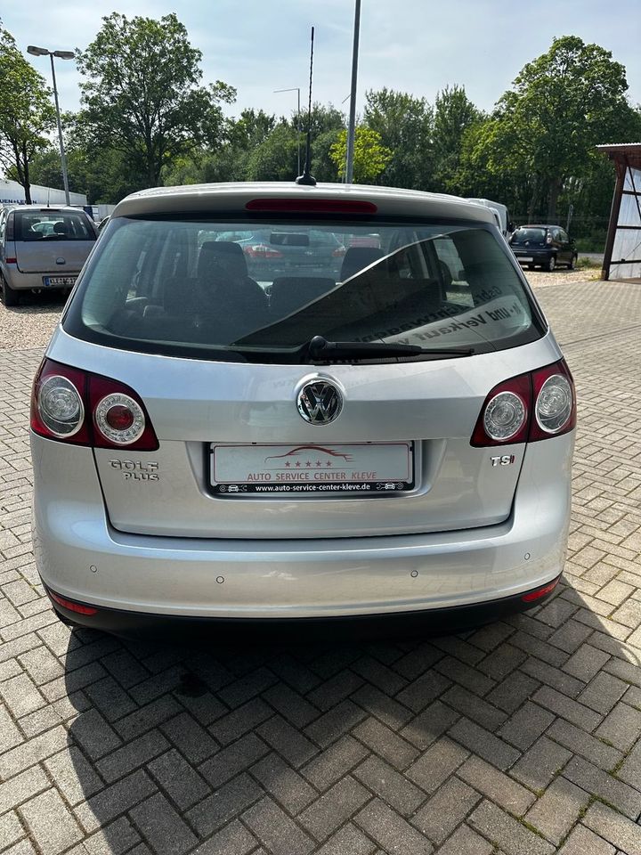 Volkswagen Golf Plus V Tour*SHZ*PDC*TEMPOMAT*KLIMAAUTO in Bedburg-Hau