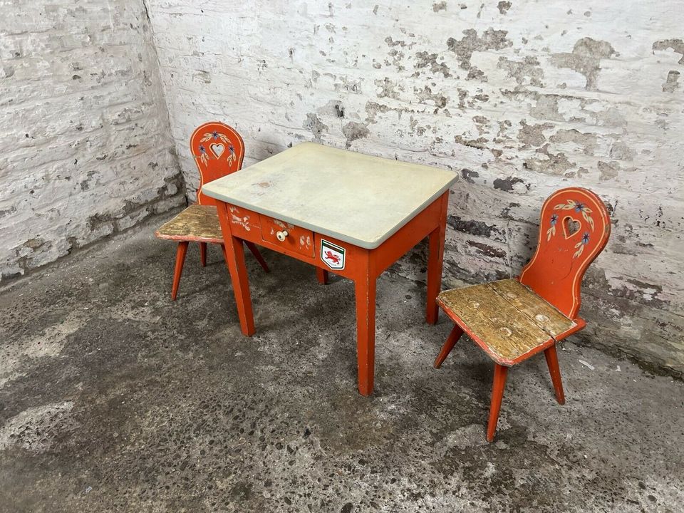 30er Jahre Kinder Ganitur Stühle/Tisch in Düsseldorf