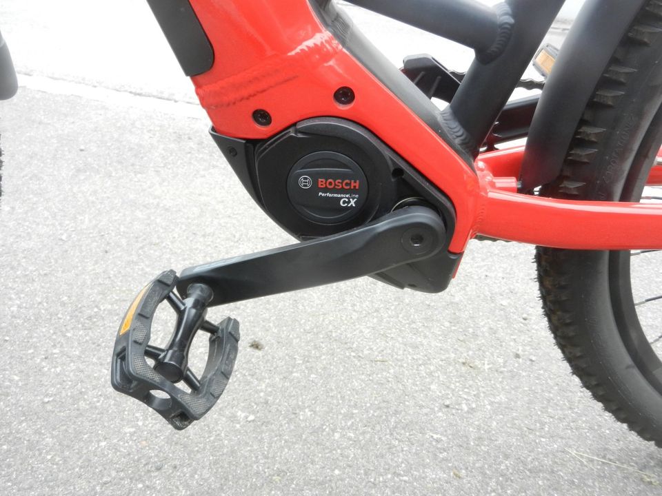 ANGEBOT ! E-Bike Tiefeinsteiger neuwertig Elektrofahrrad BULLS in Altusried