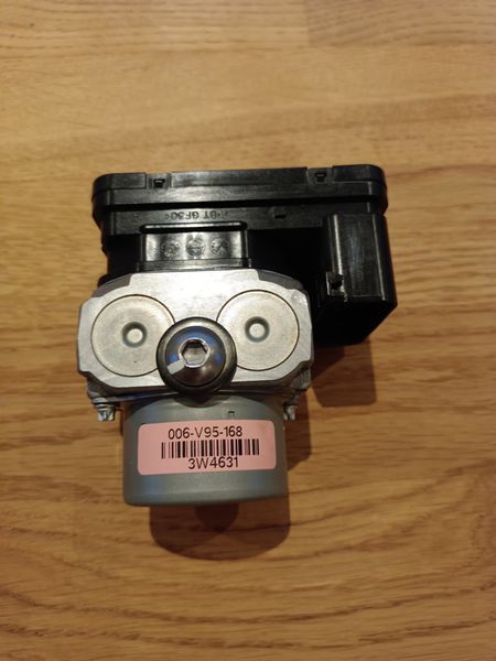 ABS Modulator Honda CBR1000RR-R Fireblade SC82 ab Baujahr 2020 in Freilassing