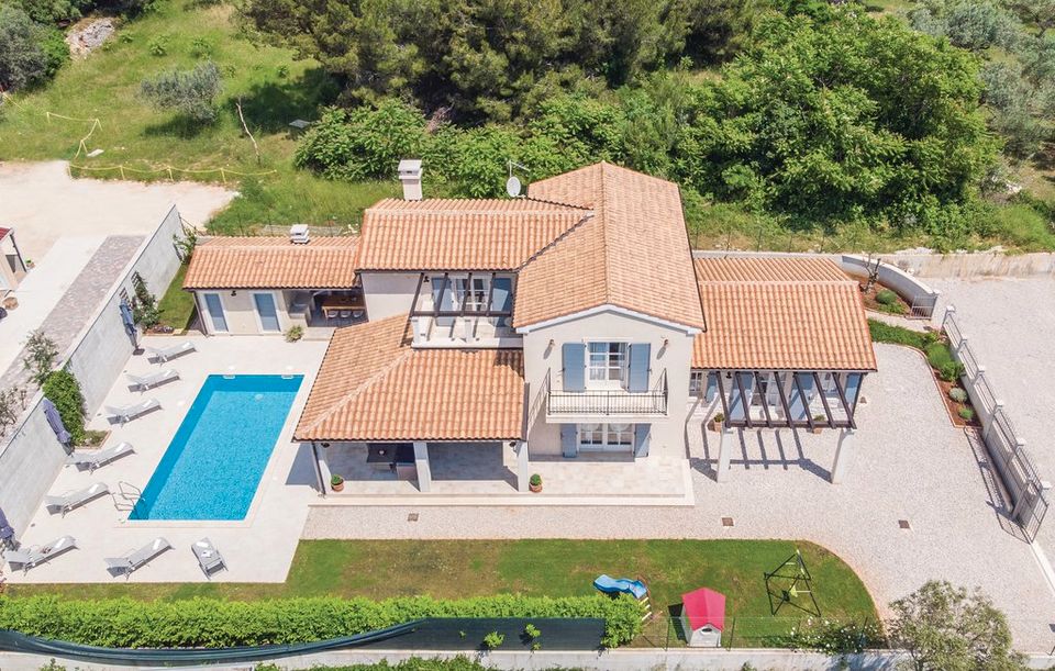 Ferienhaus mit Pool in Fažana (Kroatien) für 8 Personen + 1 Hund in München