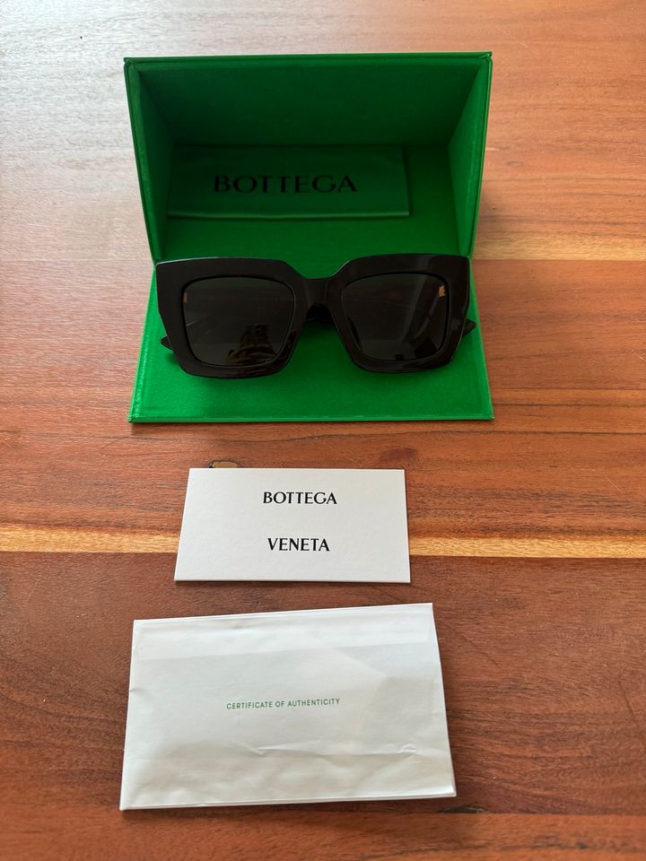 BOTTEGA VENETA Sonnenbrille in Mainz