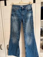 Jeans von Zara Gr.34 dunkelblau Hessen - Niddatal Vorschau